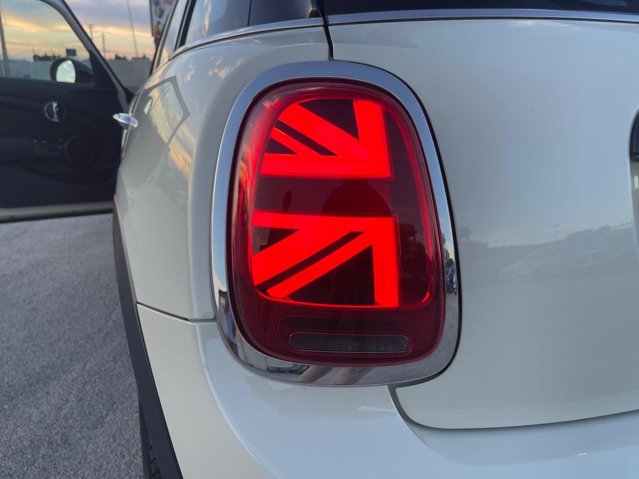 MINI COOPER 1.5D 5 PORTE BICOLOR FULL LED MY19