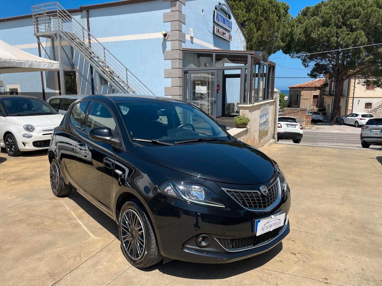 Lancia Ypsilon 1.0 FireFly 5 porte S&S Hybrid Gold