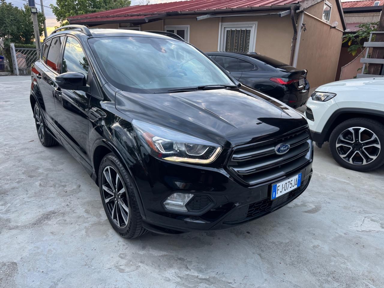 Ford Kuga 1.5 TDCI 120 CV S&S 2WD ST-Line