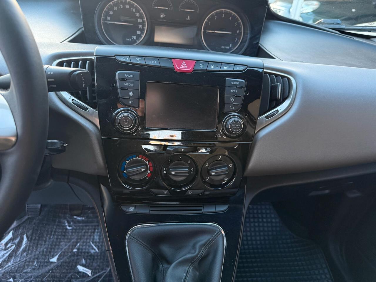 LANCIA NEW YPSILON 900 BENZMETANO