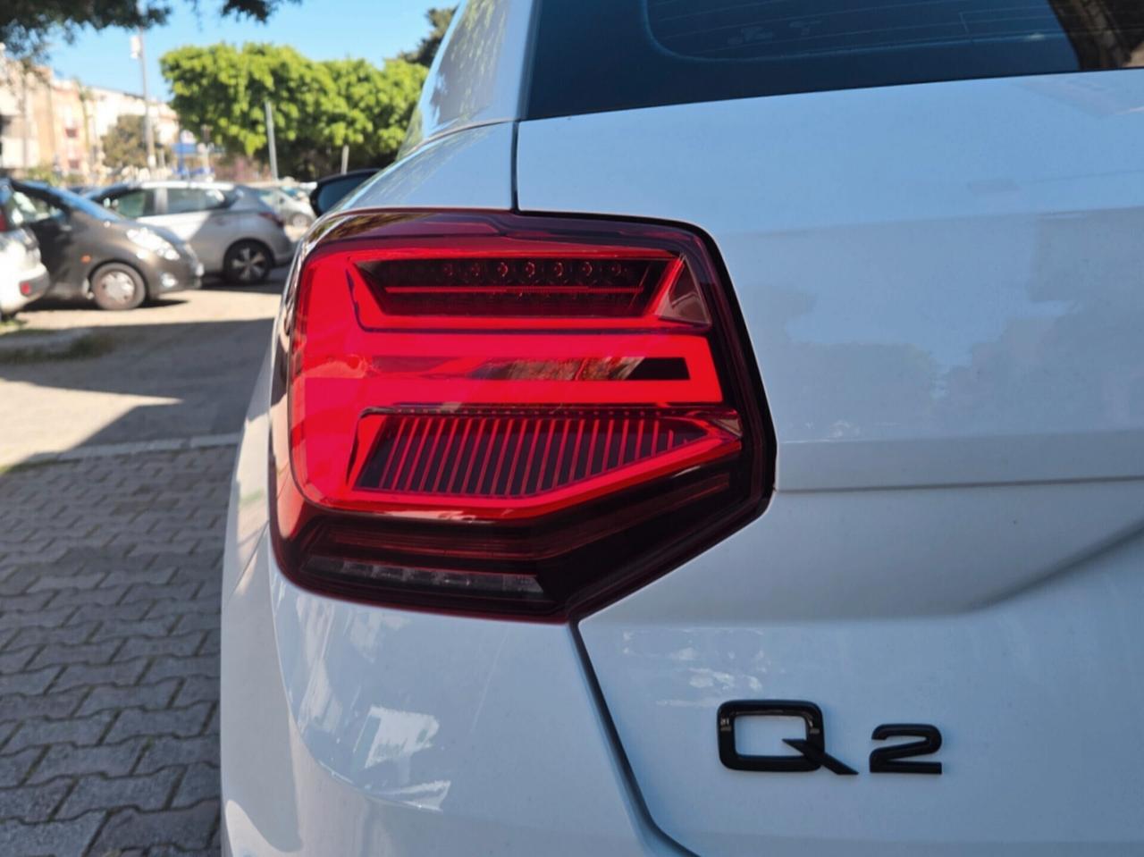 Audi Q2 30 TDI IDENTITY BLACK