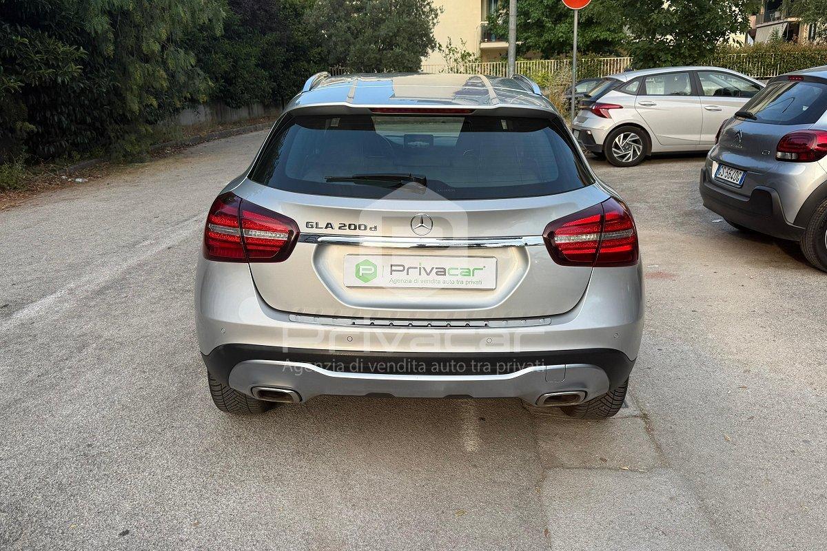 MERCEDES GLA 200 d Automatic Sport
