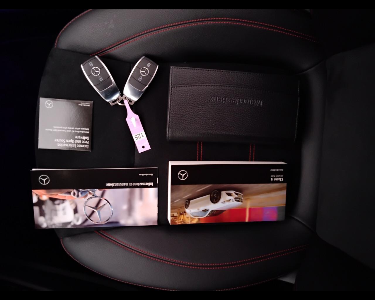 Mercedes-Benz Classe A - W177 2018 - A 180 d Premium auto