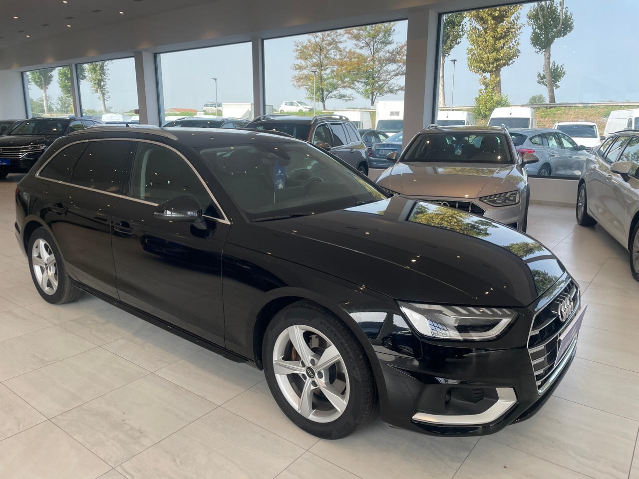 Audi A4 30 TDI/136 CV S tronic Business Advanced