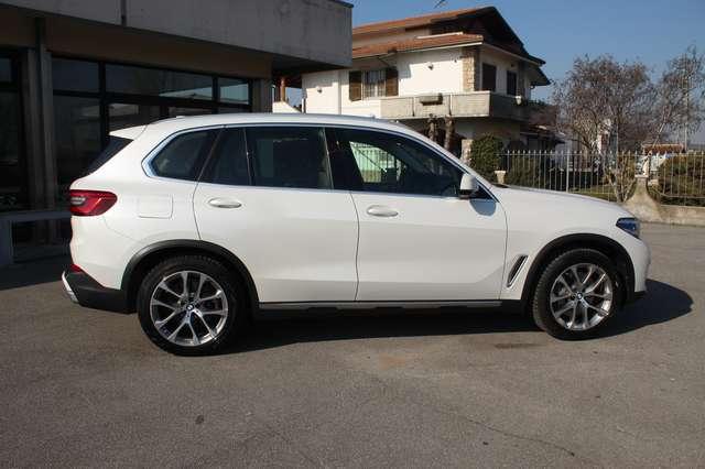 BMW X5 xDrive 45e PLUG-IN HYBRID visibile in sede