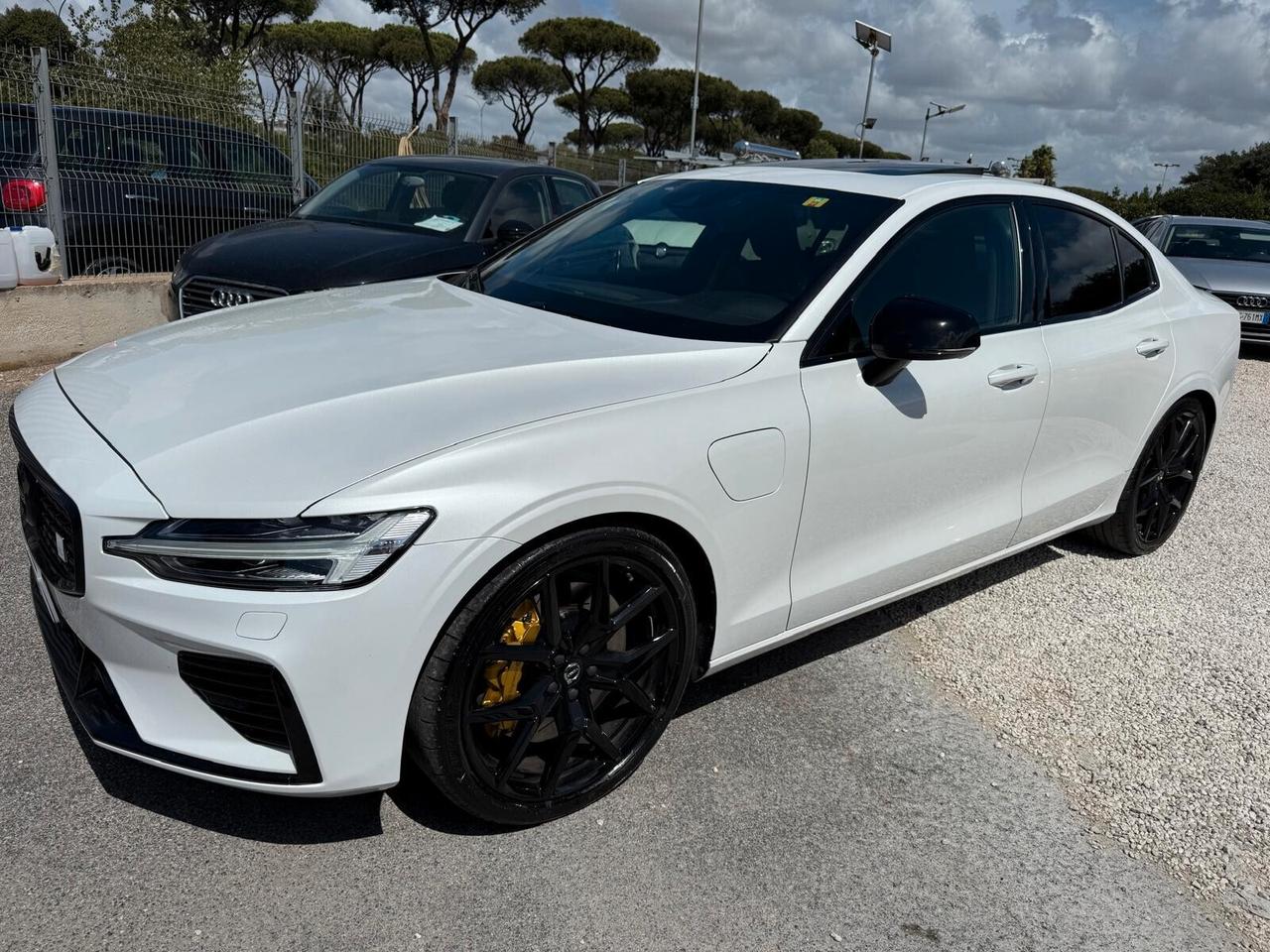 Volvo S60 T8 Recharge AWD Plug-in Hybrid R-Design 318Cv