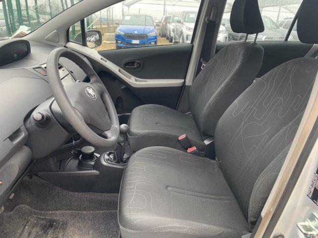 TOYOTA Yaris 1.0 5 porte Now