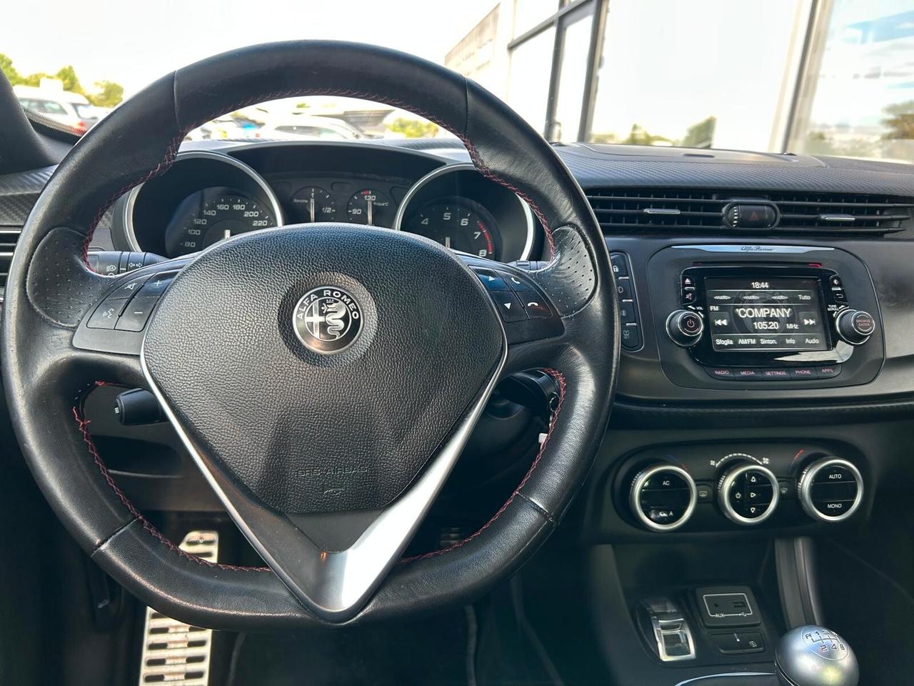 Alfa Romeo Giulietta SPORT 1.4 Turbo 6mt PACK CARBON VELOCE