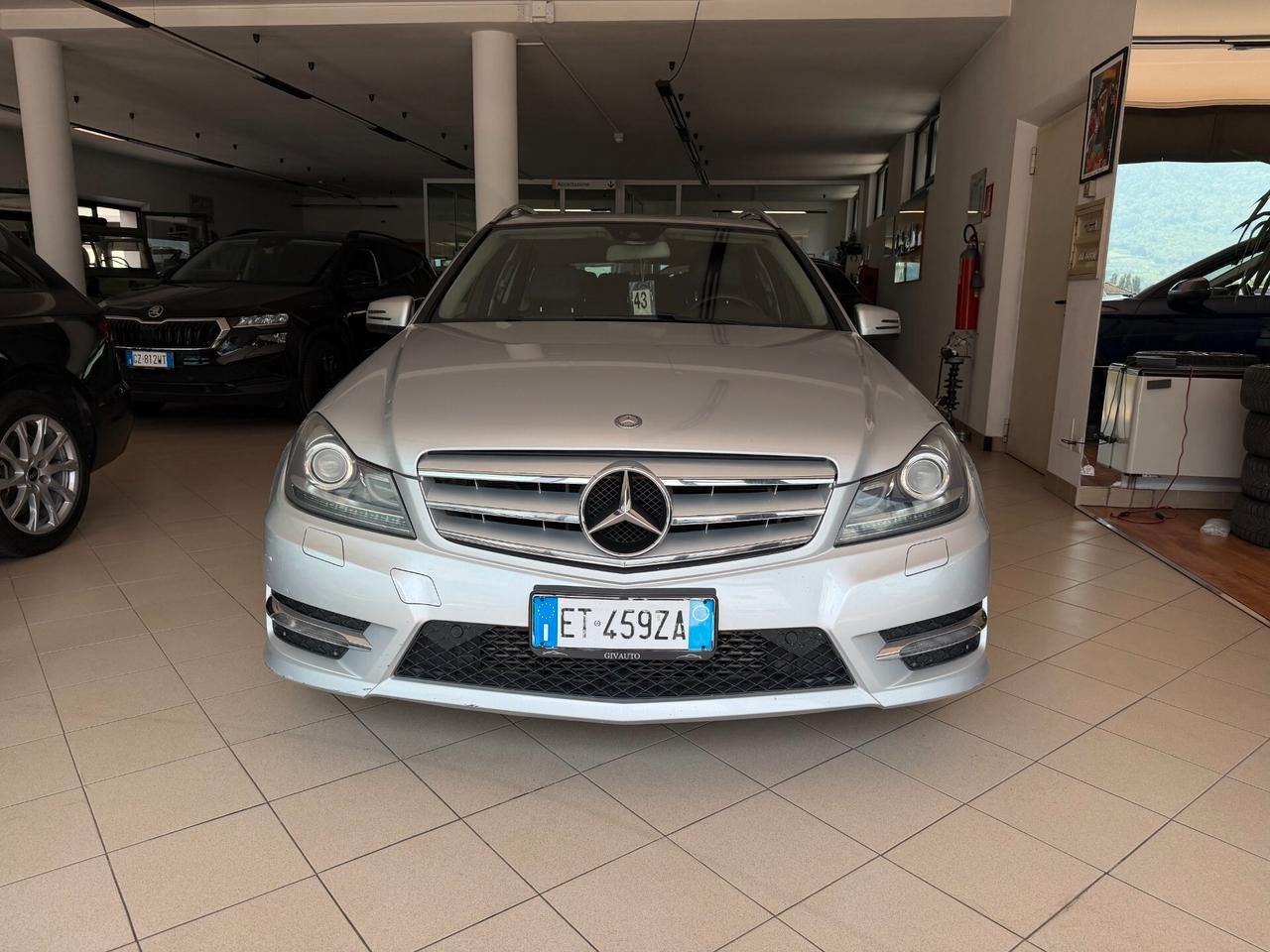 Mercedes-Benz C 220 NB. descrizione