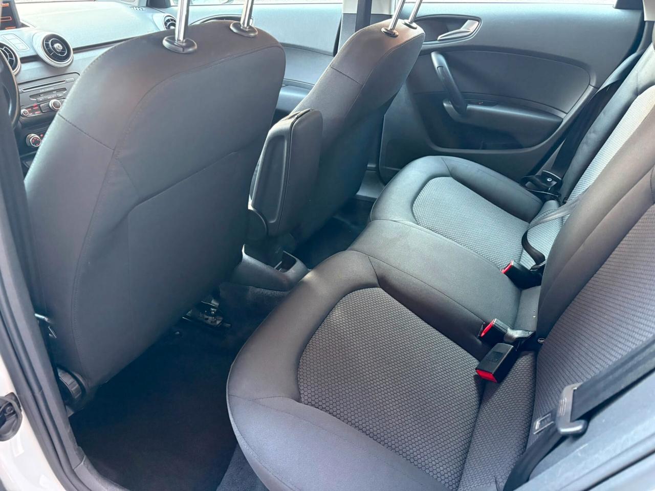 Audi A1 SPB 1.6 TDI S line edition