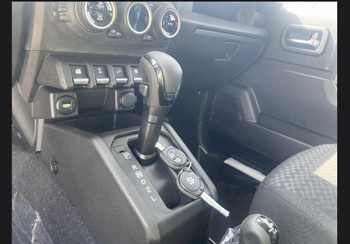 Suzuki Jimny 1.5 automatico 4 porte