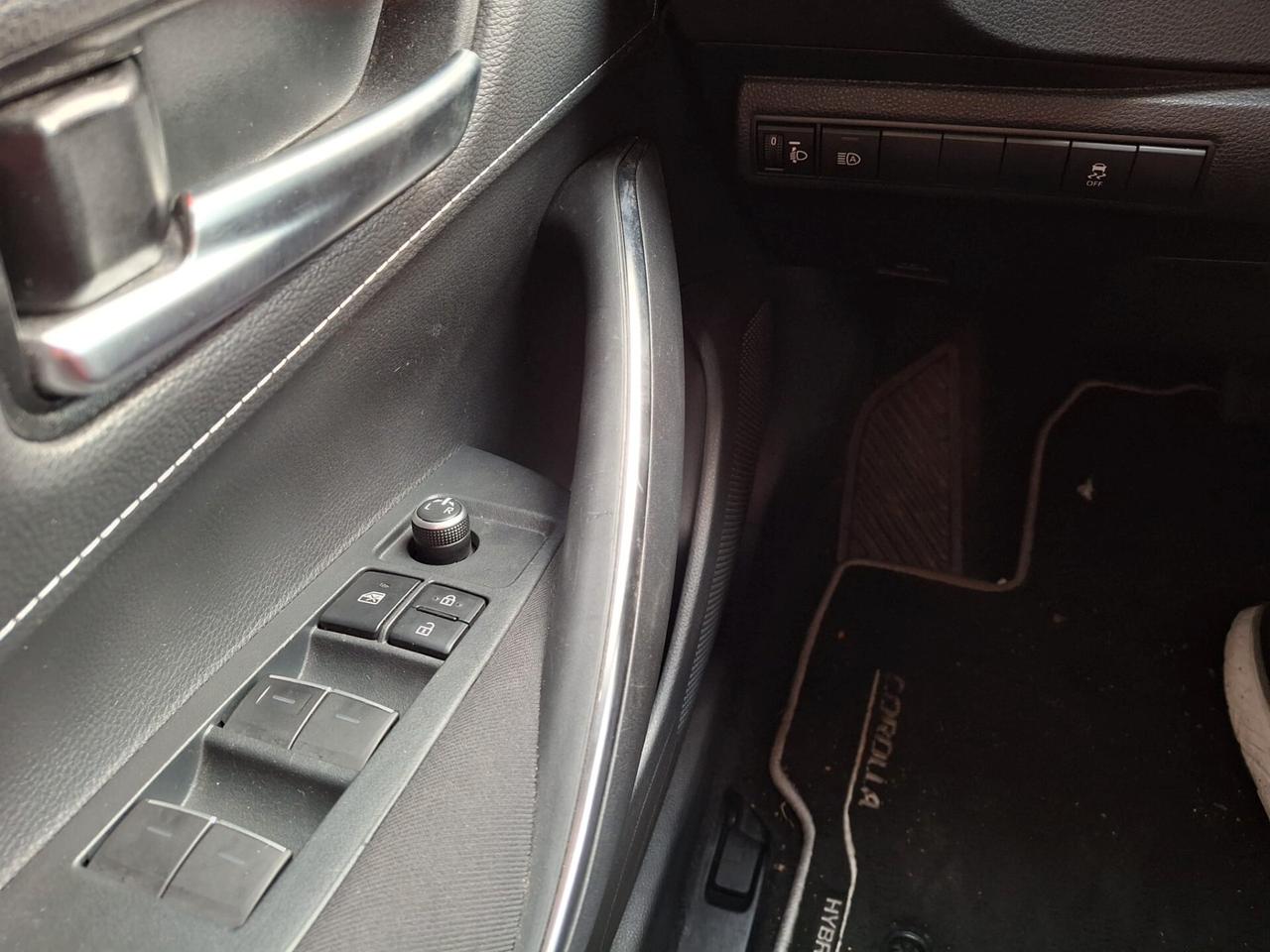 Toyota Corolla TS 1.8 Hybrid Business