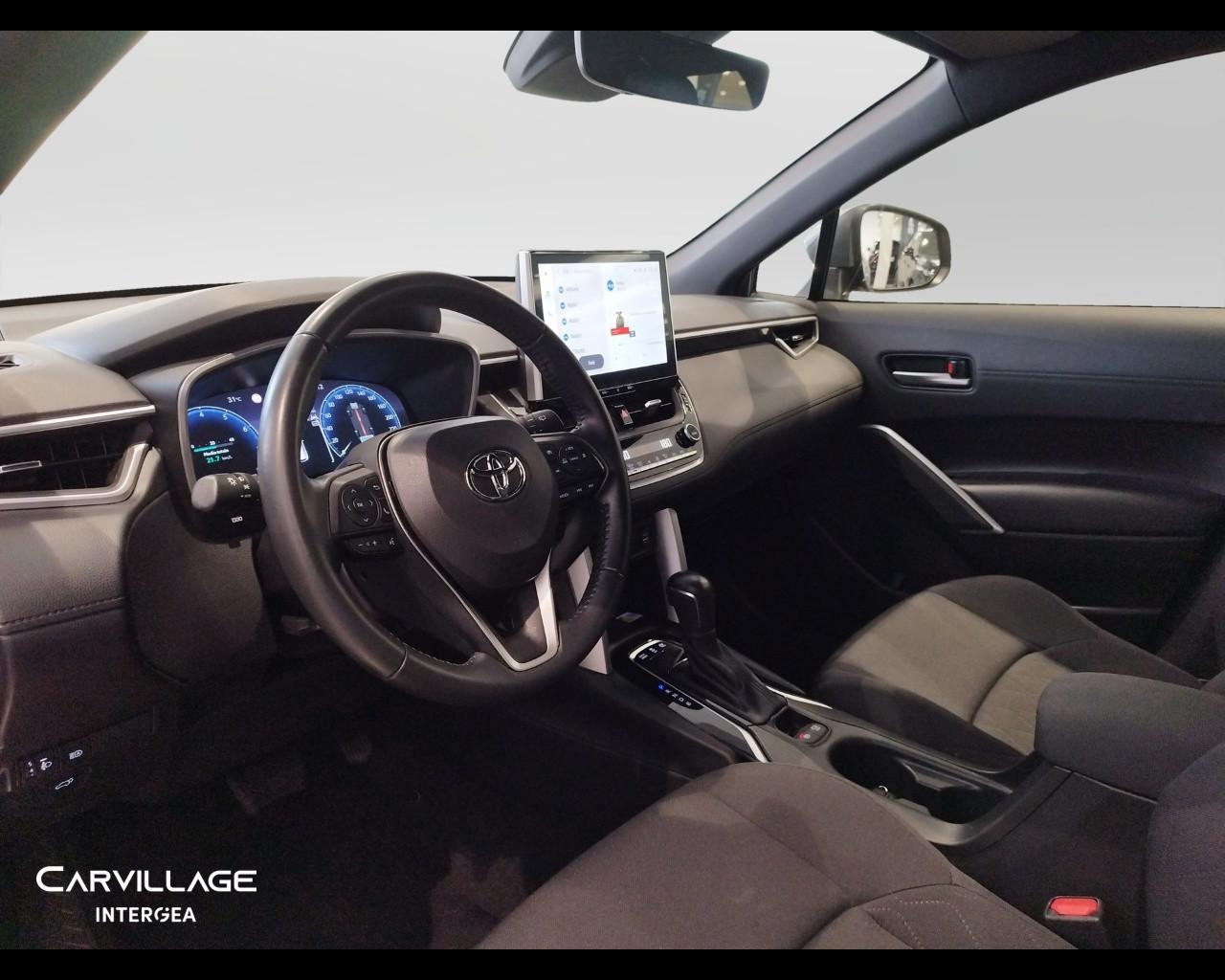 TOYOTA Corolla Cross 2.0h Trend fwd 197cv e-cvt