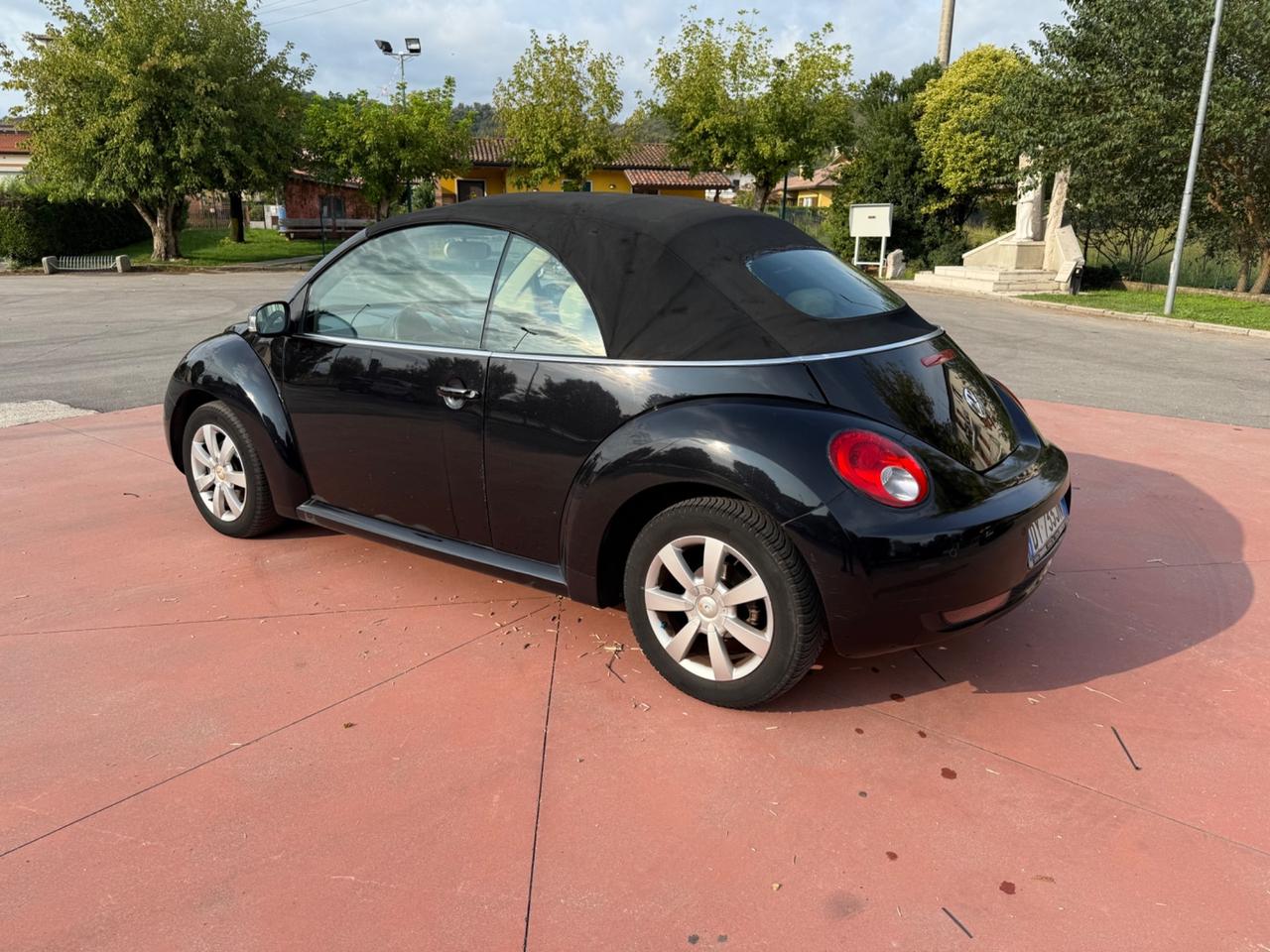 Volkswagen New Beetle 1.6 Cabrio