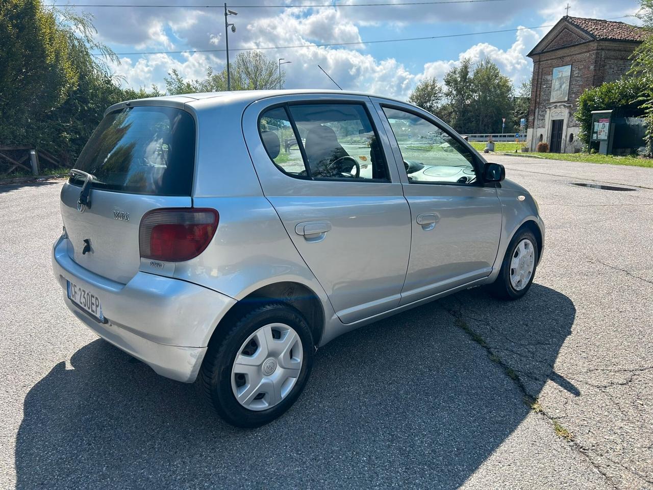 Toyota Yaris 1.0 benzina 5 porte