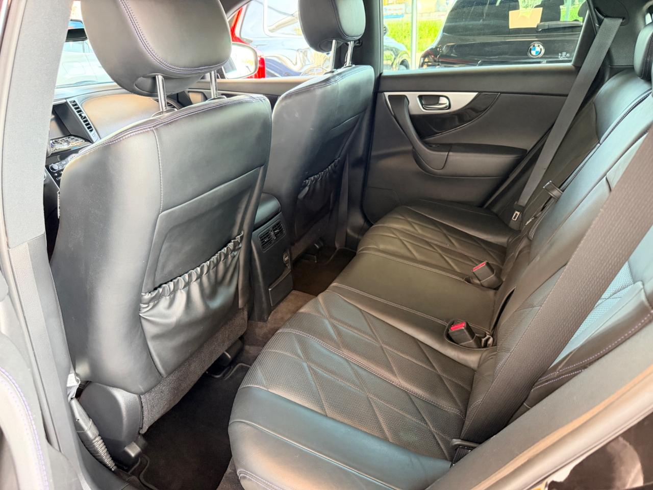 Infiniti QX70 3.0 diesel V6 AT S Premium