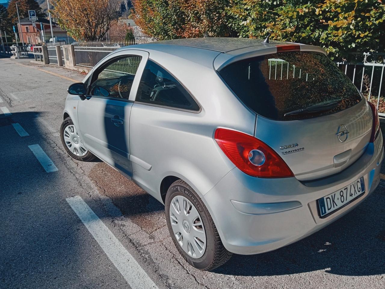 Opel Corsa 1.2 3 porte Easytronic Sport