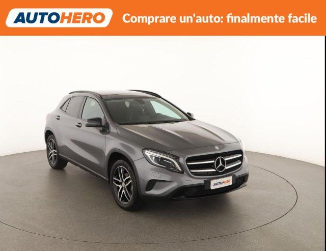 MERCEDES-BENZ GLA 180 Premium