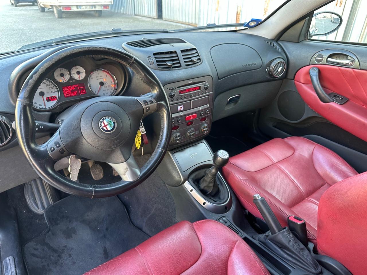 Alfa Romeo GT 1.9 JTDM 16V Distinctive PELLE ROSSA