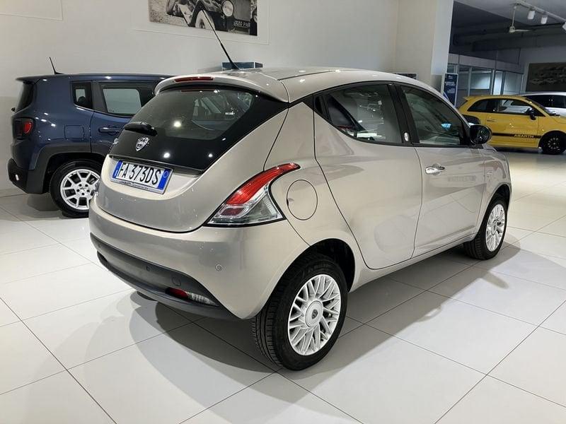 Lancia Ypsilon 0.9 TwinAir 85 CV 5 porte Metano Ecochic Gold