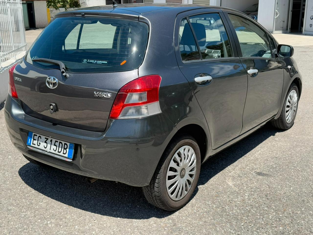 Toyota Yaris 1.0 5 porte Sol