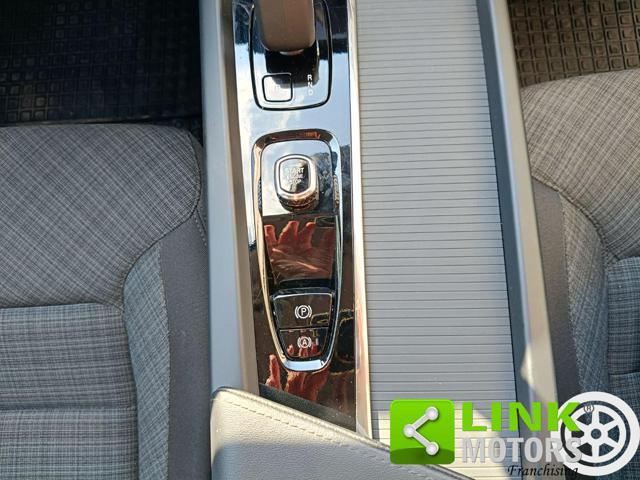 VOLVO XC60 B4 (d) automatico Plus Dark ESENTE BOLLO