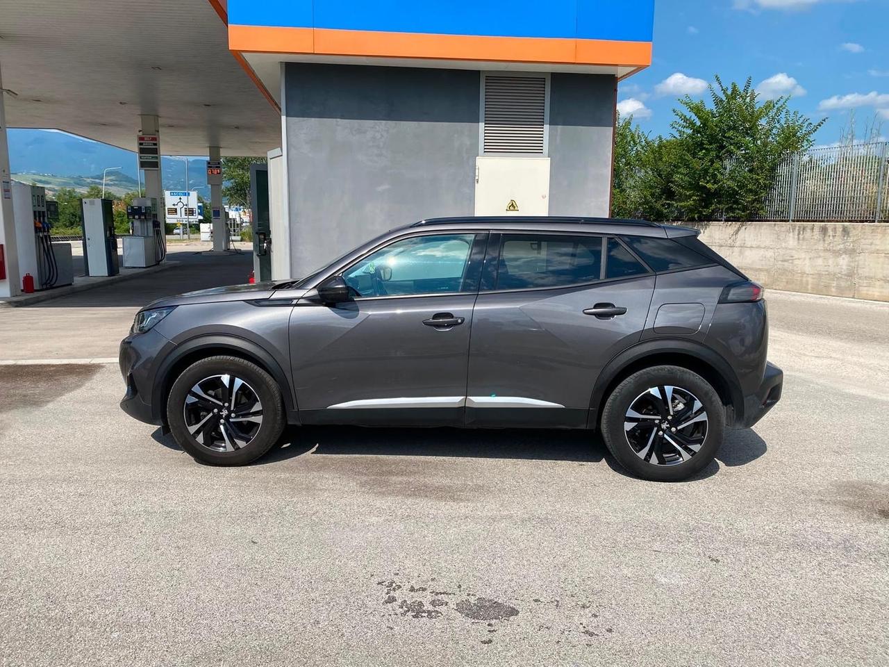 Peugeot 2008 PureTech 100 S&S Allure Navi Pack