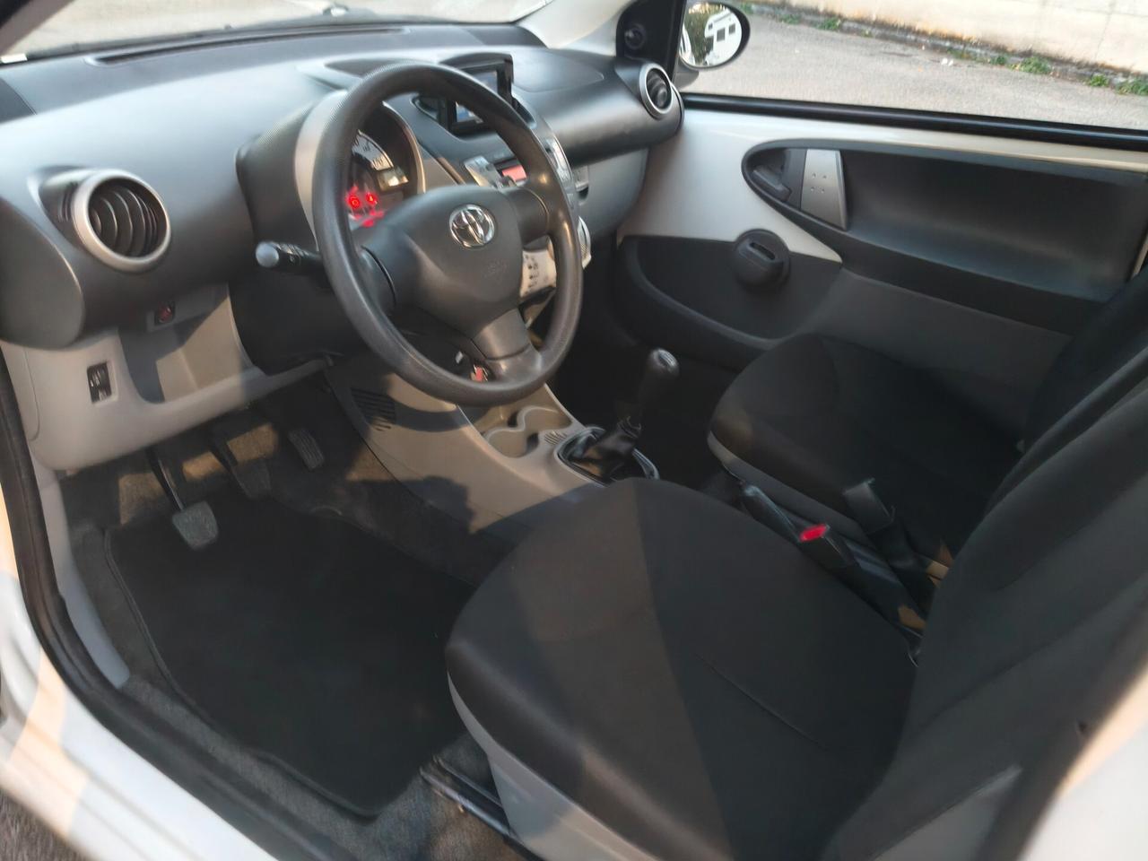 Toyota Aygo 1.0 SOLO 76.000 KM NAV