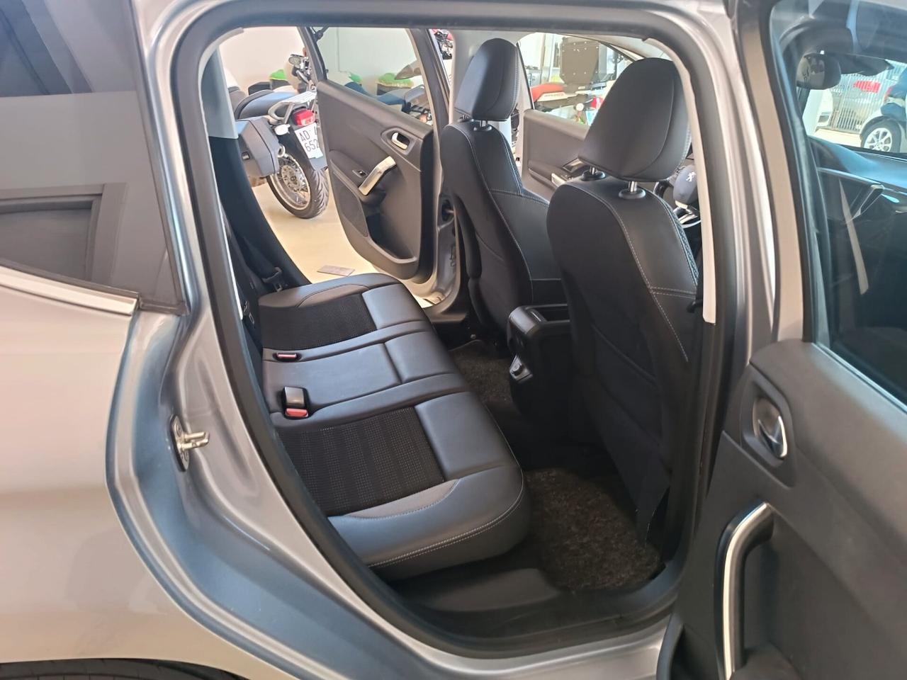 Peugeot 2008 BlueHDi 120 S&S Black Matt