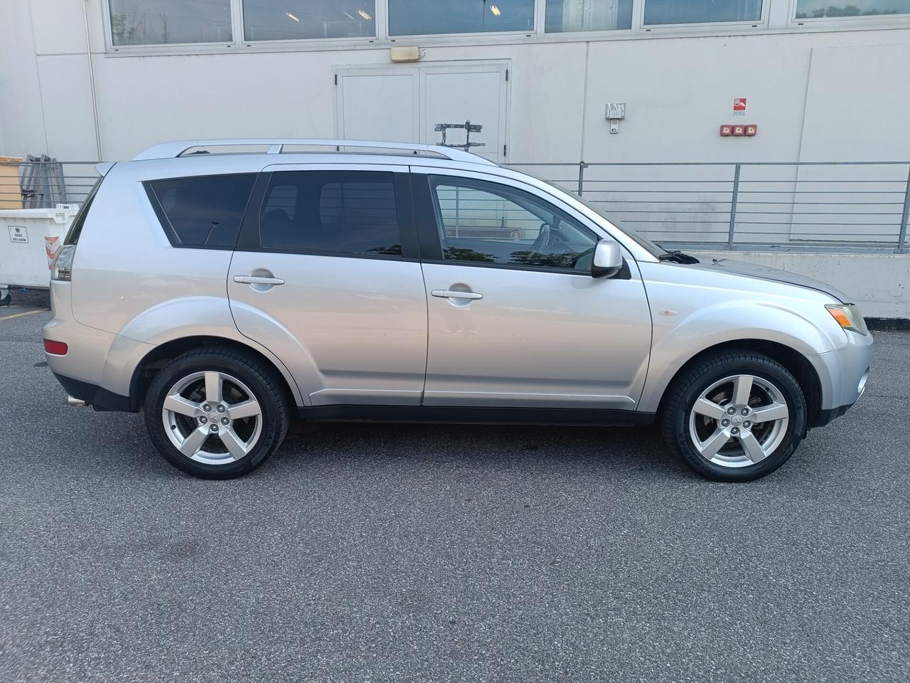 Mitsubishi Outlander 2.0 diesel 7 posti