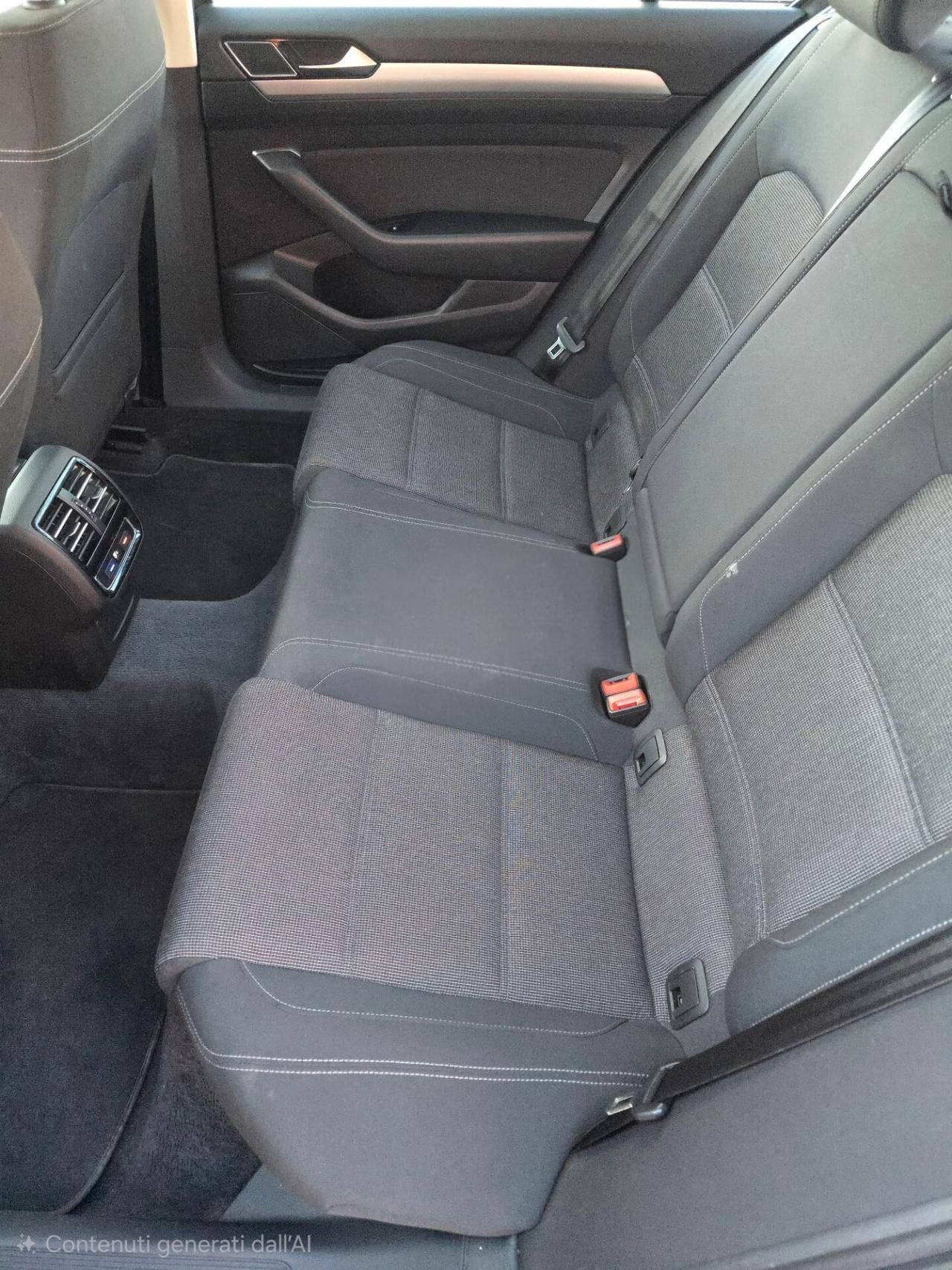 Volkswagen Passat 2.0 TDI DSG Comfortline Berlina