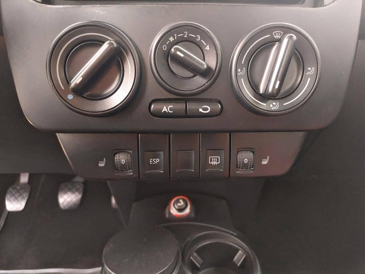 VOLKSWAGEN New Beetle 1.6 FL - 2009