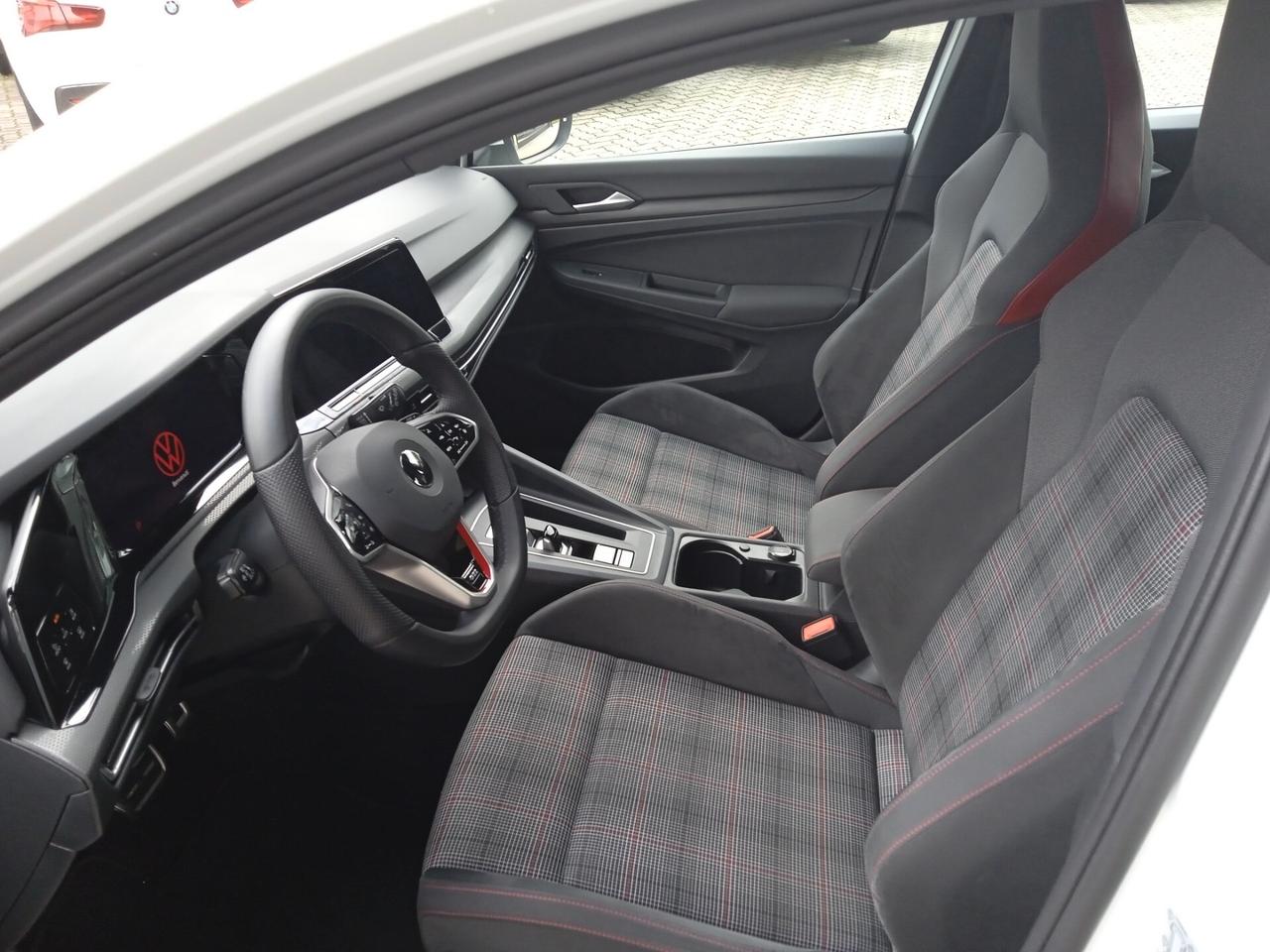 Volkswagen Golf GTI FULL LED APPLE CAR PLAY GUIDA DI 2°LIVELLO SENS PARK DOPPI SEDILI RISCALDATI IN ARRIVO OPZIONABILE