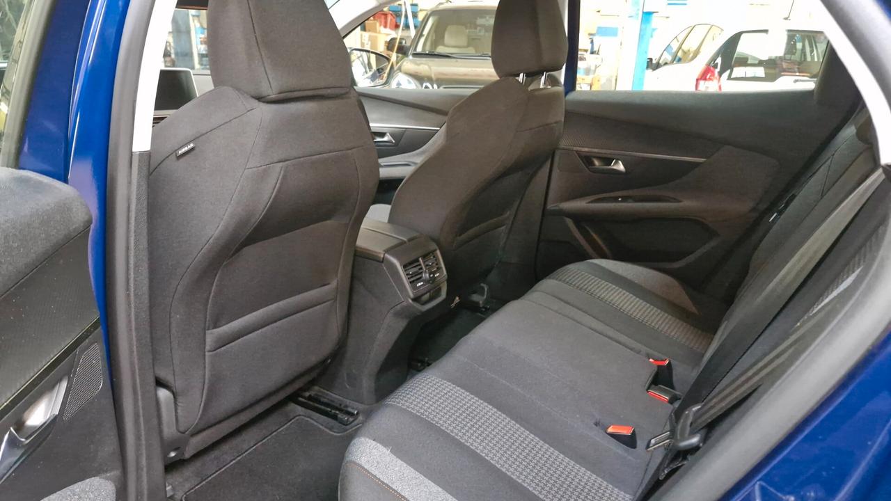 Peugeot 3008 BlueHDi 130 S&S Allure