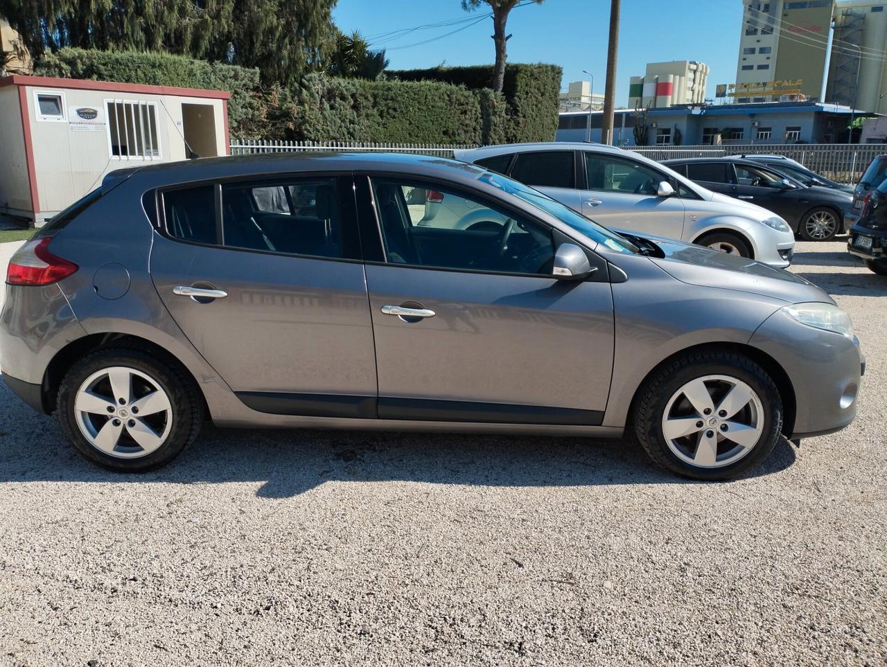 Renault Megane Mégane 1.5 dCi 110CV Dynamique 2010