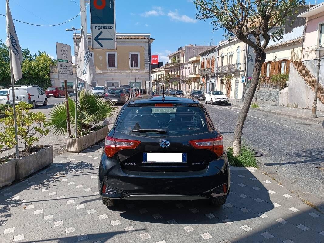 Toyota Yaris 1.5 Hybrid Business 73CV
