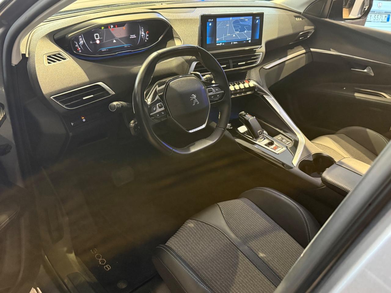 Peugeot 3008 BlueHDi 130 S&S EAT8 Allure