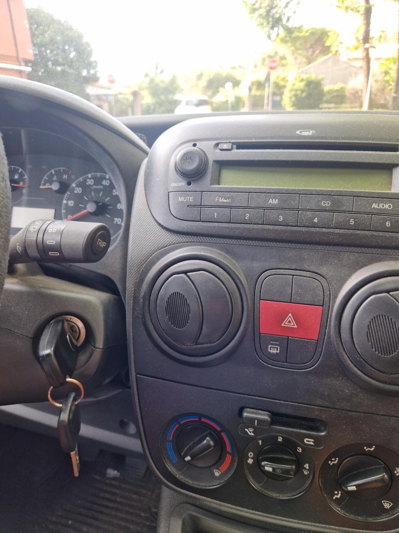Citroen Nemo 1.4 benz 73 CV - 2009