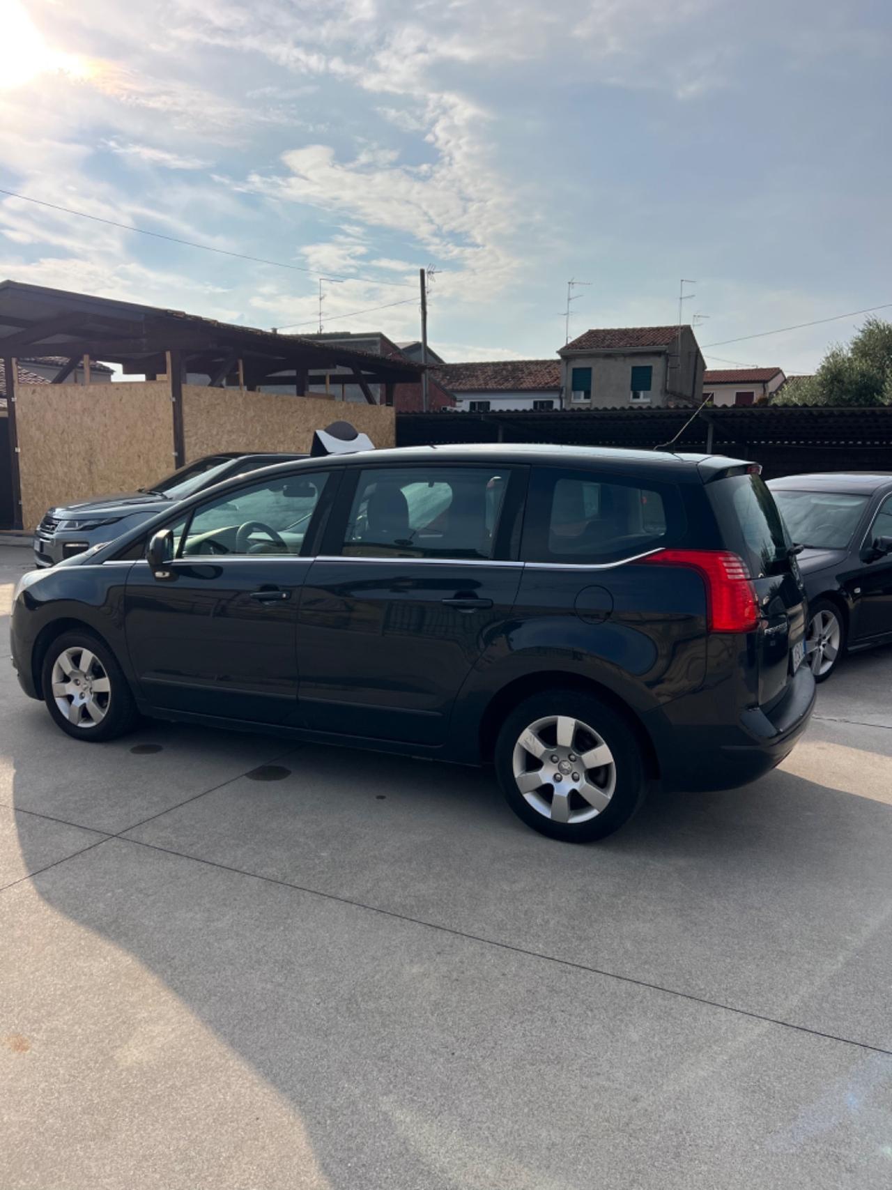 Peugeot 5008 1.6 HDi 112CV Premium