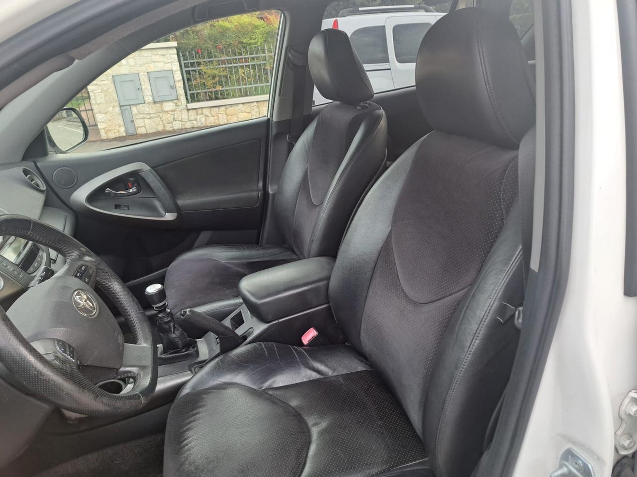 Toyota RAV 4 RAV4 Crossover 2.2 D-4D 150 CV DPF Exclusive