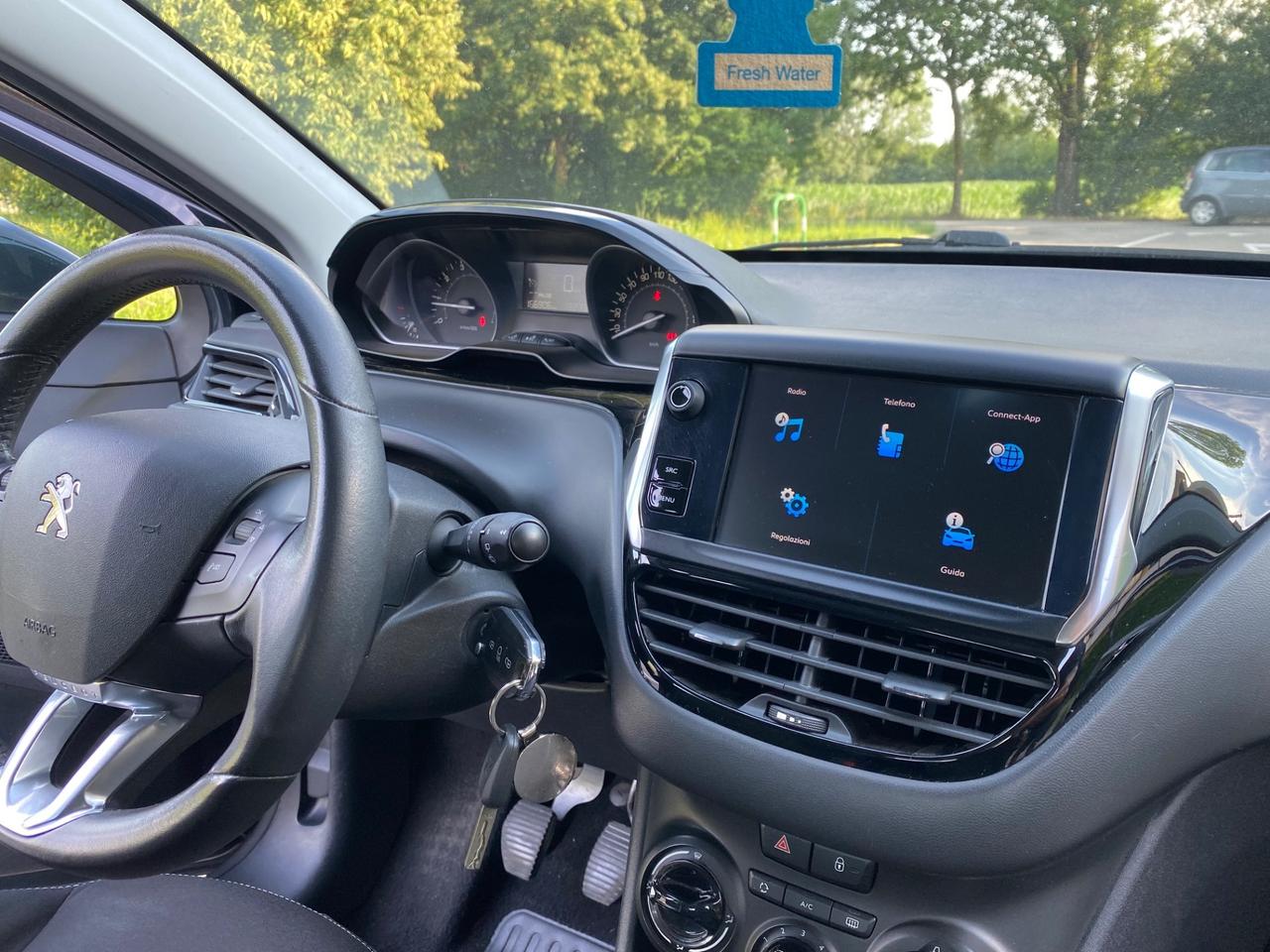 Peugeot 208 PureTech 82 5 porte Allure