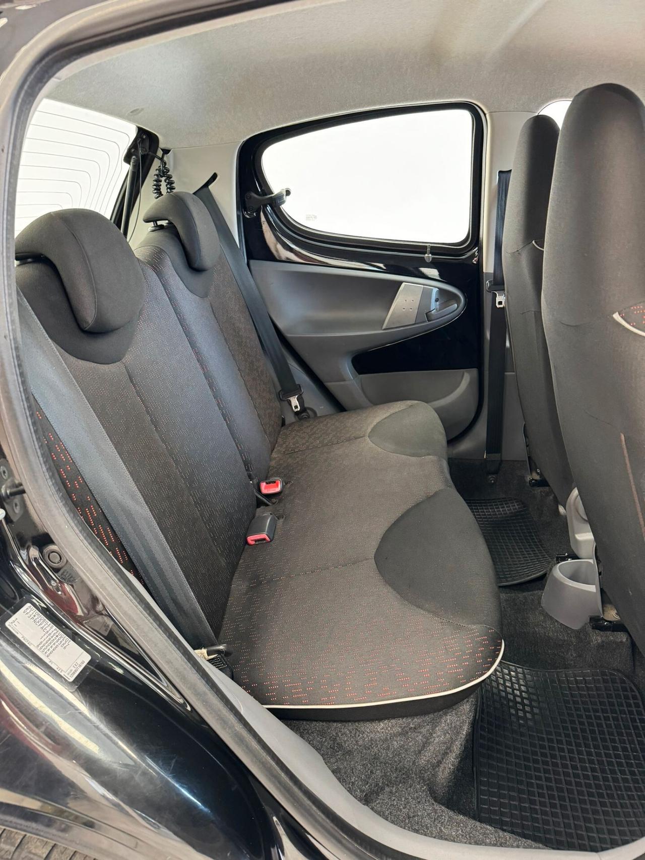Peugeot 107 1.0 68CV 5p. Sweet Years