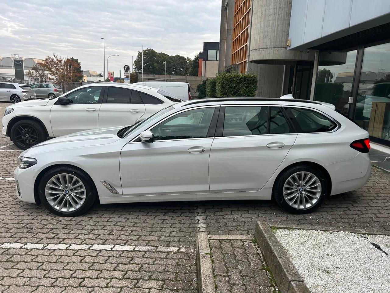 BMW 530d Touring mhev 48V xdrive Luxury DANNEGGIATA