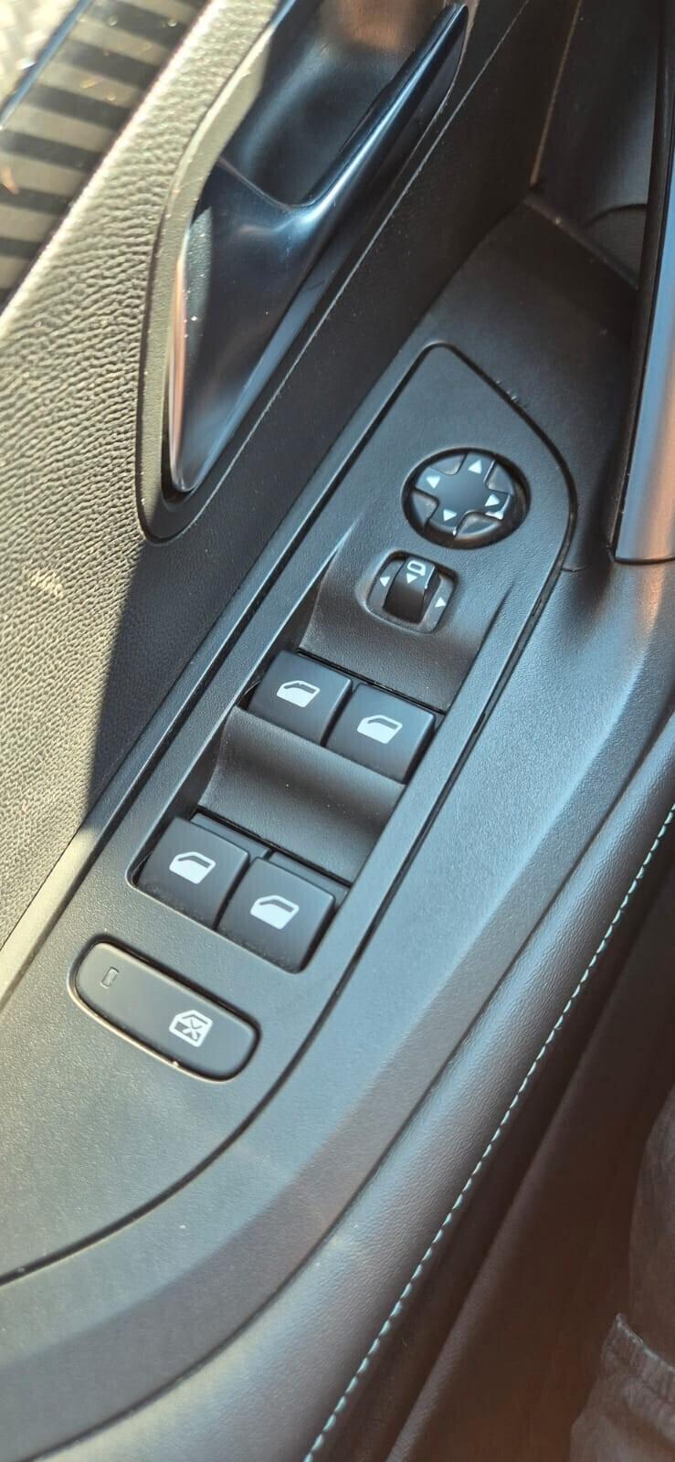 Peugeot 2008 BlueHDi 110 Allure Pack-2021-Gar2anni