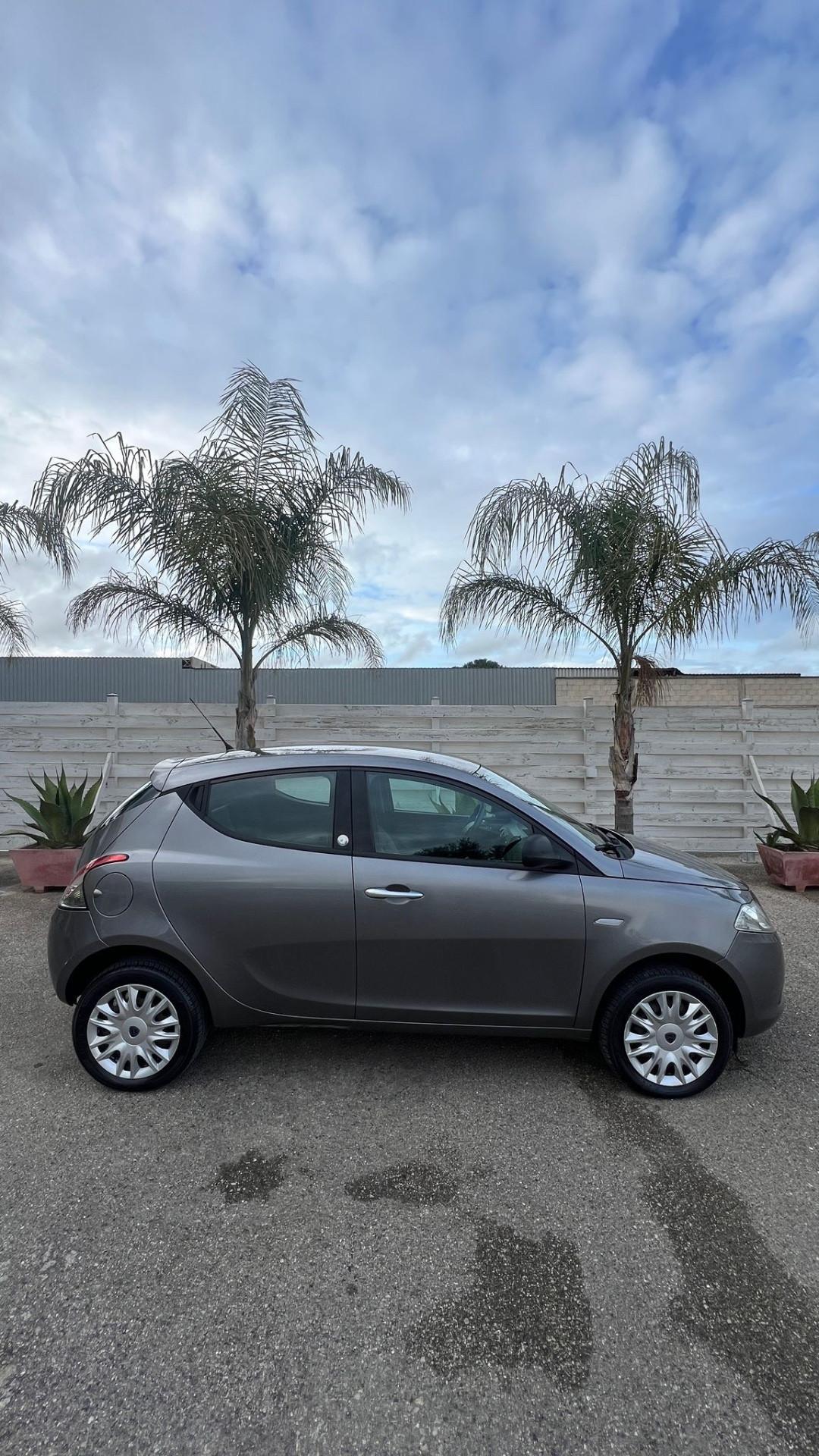 Lancia Ypsilon 5 porte Metano