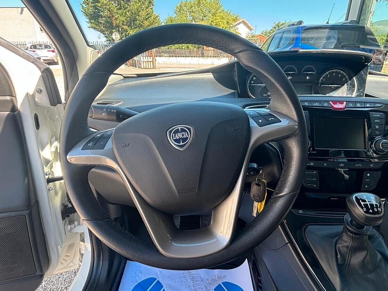 Lancia Ypsilon 1.0 FireFly 5 porte S&S Hybrid Ecochic Gold