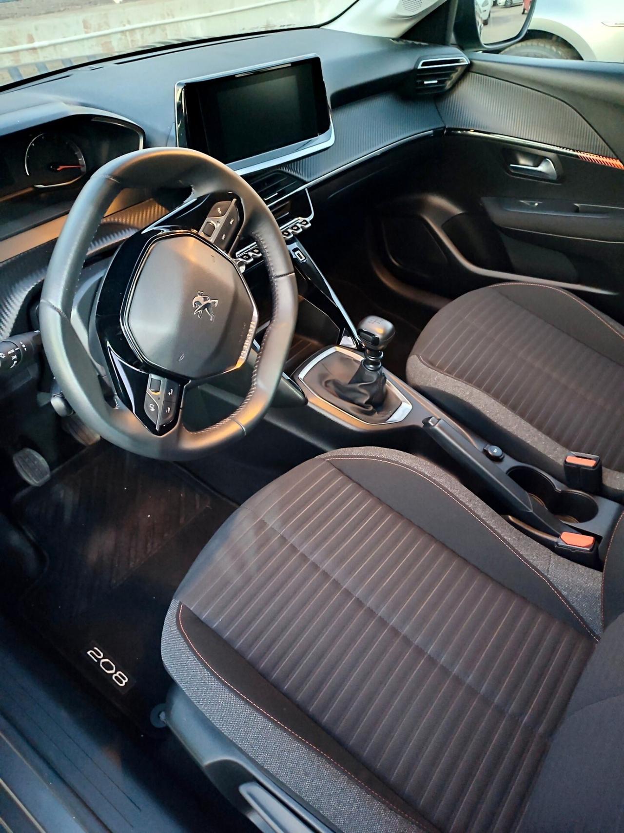 Peugeot 208 1.2 BZ 101CV Allure