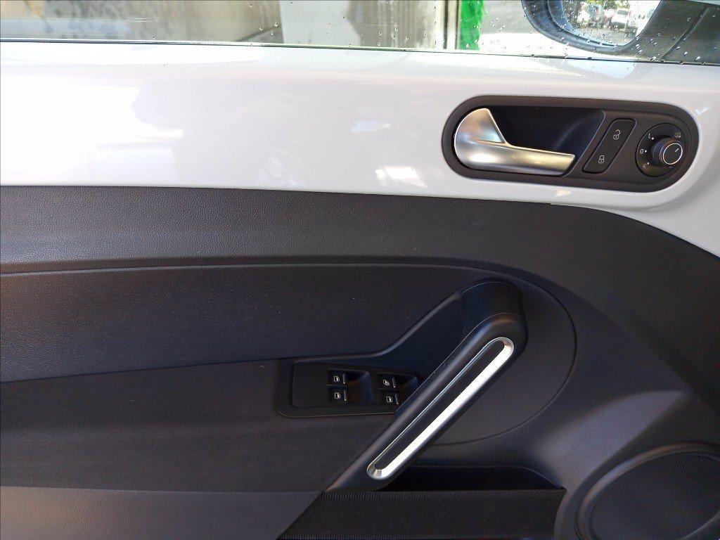 VOLKSWAGEN Maggiolino Cabrio 2.0 tdi Design 110cv del 2017