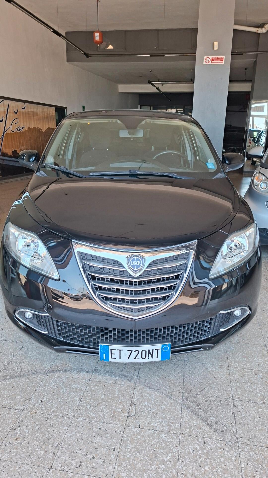 Lancia Ypsilon 1.2 69 CV 5 porte S&S Gold