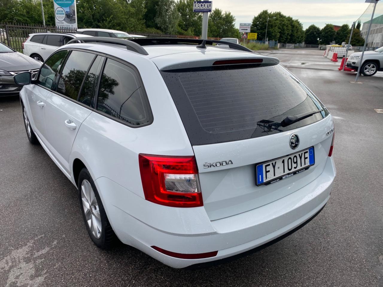 Skoda Octavia SW 2.0 150 CV DSG Tetto Apribile Executive